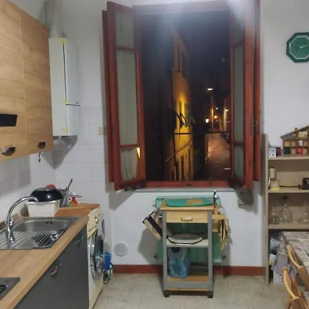 Sleep In Center Of Πανσιόν Πίζα